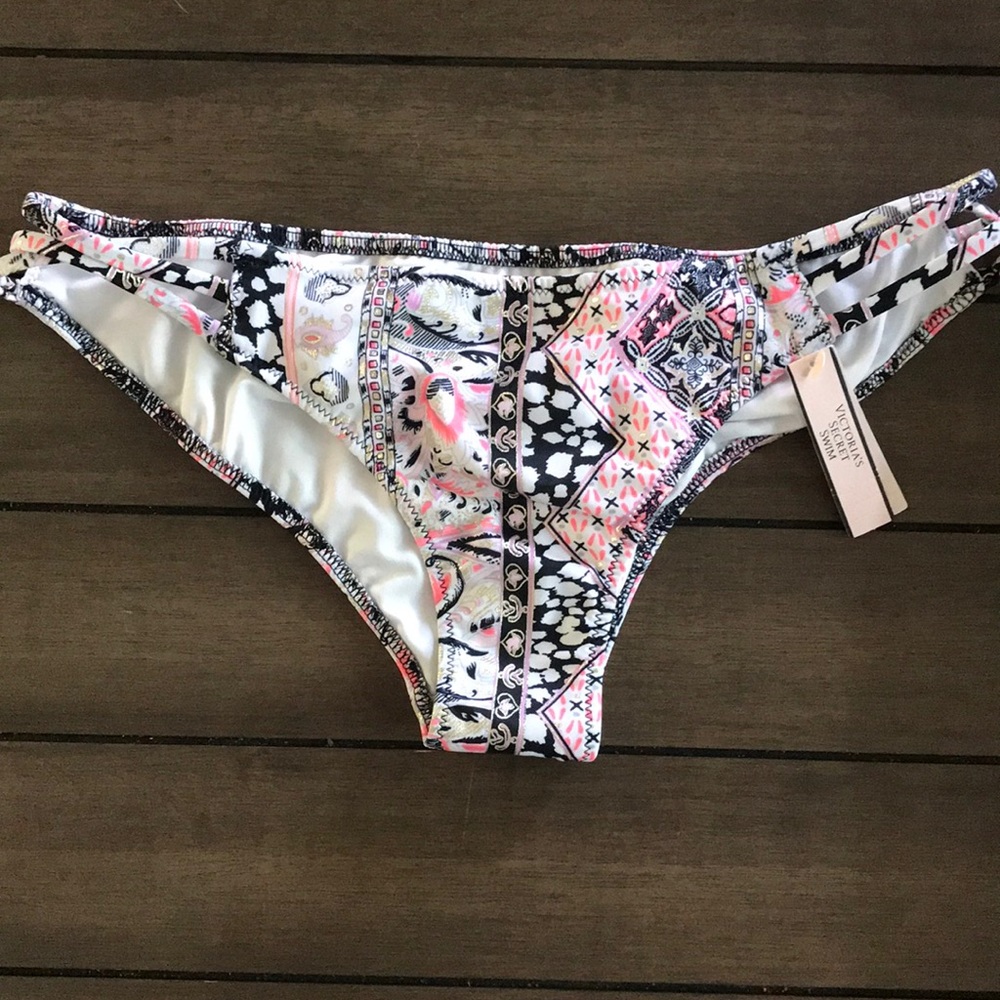 NWT Victoria’s Secret Bikini Bottoms